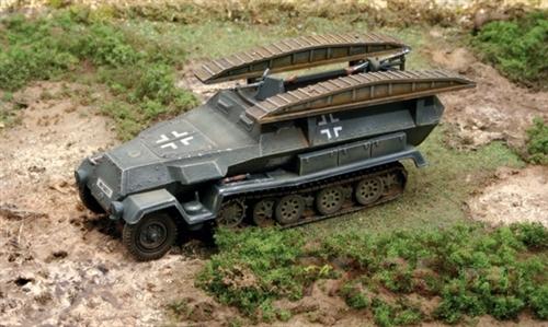 Бронетранспортер Sd.Kfz. 251/7 Pionerpanzerwagen